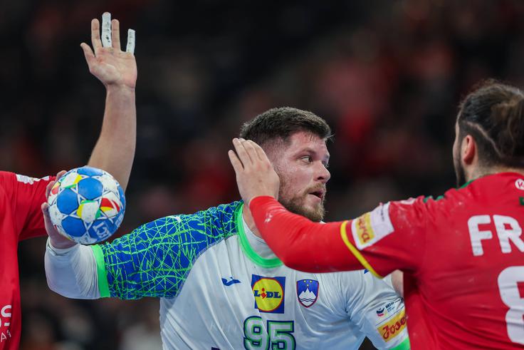 Matic Suholežnik bo zaradi prejetega rdečega kartona izpustil dve tekmi. | Foto: Guliverimage