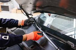 Zima ne odpušča: pet nasvetov za varno vožnjo