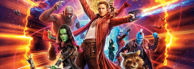 Ob zvočni spremljavi Super mikstejpa #2 se Peter Quill, Gamora, Drax, Raketa in (mali) Groot znova podajo na pustolovščine po zunanjih mejah vesolja. Pri tem se trudijo ohraniti novoustanovljeno družino, medtem ko razrešujejo skrivnost pravega porekla njihovega vodje. | © 2016 Marvel

 | Foto: 