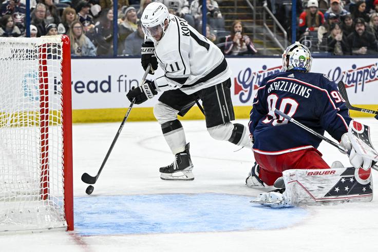 Anže Kopitar je na lovu za 400. zadetkom, kar je do zdaj uspelo trem članom Los Angeles Kings. Od mejnika ga loči sedem golov. | Foto: Reuters