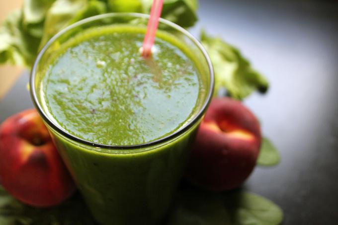 "Potolažite" se s sadno-zelenjavnim smoothijem. | Foto: Pixabay