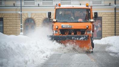 Pluženje snega v Ljubljani: začelo se bo pri petih centimetrih