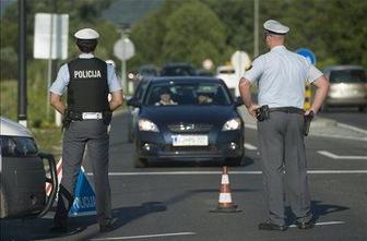 Slovenski študent prejel nagrado za policijski telovnik