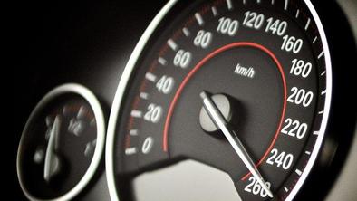 Priprava na vožnjo z dvesto na uro po nemškem "autobahnu"