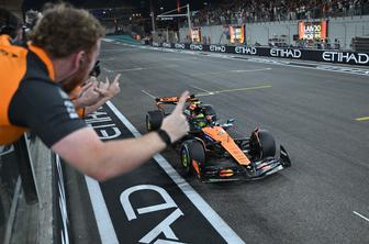 Norris je novi svetovni prvak, a le dve točki pred Verstappnom