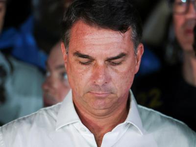 Bolsonaro po porazu na volitvah ne sme zapustiti Brazilije
