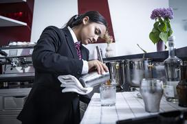 CPI, poklici, strežba, Nina Horvat