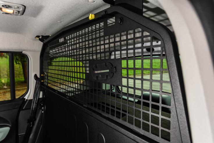 Vgrajene pregradne stene pri različici N1 ni dovoljeno odstraniti. | Foto: Gašper Pirman