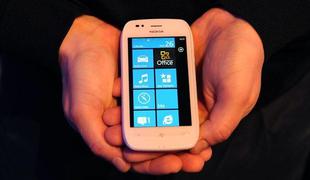 Nokia predstavila prva mobilnika s sistemom Windows Phone