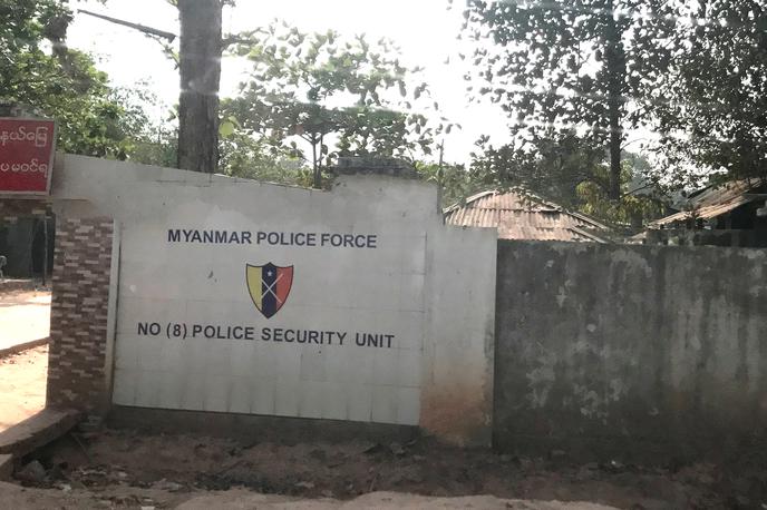 Mjanmar | Pred nekaj tedni so v Mjanmaru na sedem let zapora obsodili dva novinarja, ki sta preiskovala izvensodna pobijanja pripadnikov muslimanske manjšine Rohigya. | Foto Reuters