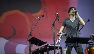 Gotye z albumom predelav pesmi Somebody That I Used to Know