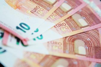 700 evrov neto minimalne plače: ministrstvo in Levica vsak na svoji strani?