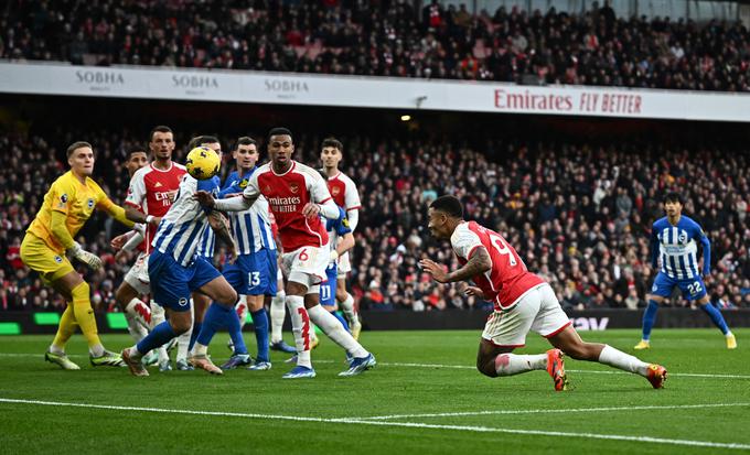 Arsenal je spet skočil na vrh. | Foto: Reuters