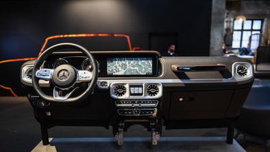Mercedes-Benz razred G: kockasta ikona po brezpotjih odslej z moderno notranjostjo