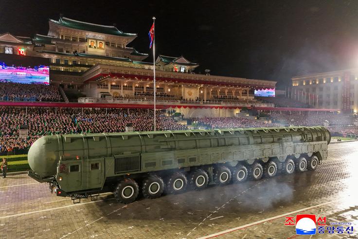 Vojaška parada v Pjongjangu v Severni Koreji | Foto: Reuters
