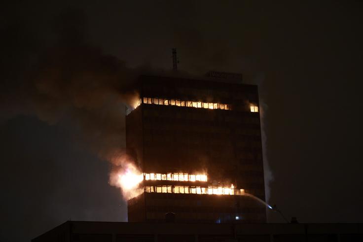 požar, Zagreb, Vjesnik, gasilci, ogenj, nebotičnik, stolpnica | Foto: Hina/STA