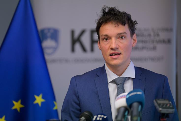 Namestnik predsednika KPK David Lapornik je opozoril na pogosto pojavljanje t. i. obvodov pri omejitvah poslovanja, denimo prek občinskih podjetij. | Foto: STA