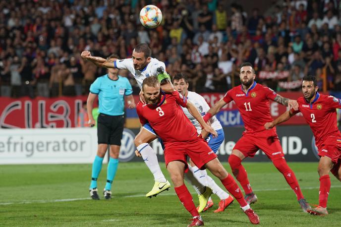 Varazdat Haroyan | Varazdat Haroyan (številka tri) namesto na zelenice na bojišče. | Foto Getty Images