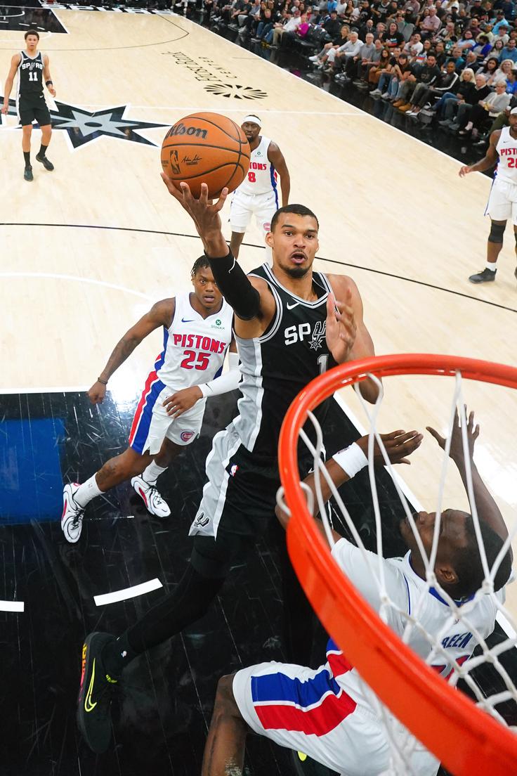 Victor Wembanyama se je izkazal proti v tej sezoni zelo dobrem Detroitu. | Foto: Reuters