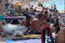 Posnetek s plaže v Makarski razburil številne: "Četudi bi mi kdo plačal, ne bi šla"