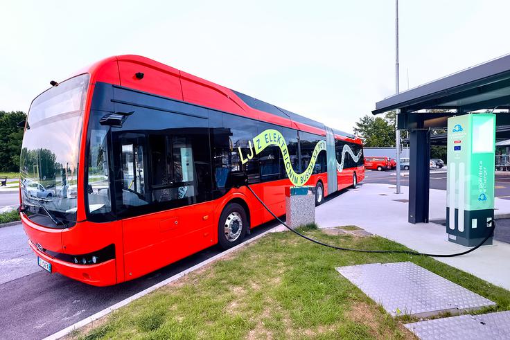 Avtobus BYD ima kapaciteto baterije 510 kWh, gre pa za baterijo tipa LFP. | Foto: Petrol