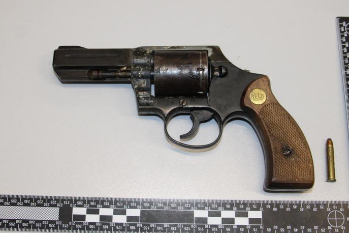 Revolver | Orožje so policisti zasegli in ga poslali v analizo. | Foto PP  Trebnje