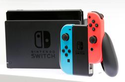Nintendo s kar dvema konzolama Switch