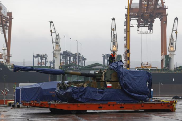 Samohodna havbica K9 | Na fotografiji je prihod južnokorejske havbice K9 na Poljsko decembra 2022. Zdaj na Poljsko prihajajo posodobljene različice tega orožja. | Foto Guliverimage