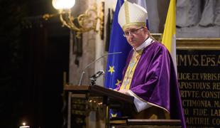 Papež Frančišek pozval k solidarnosti, nadškof Zore pa k hvalnici Bogu