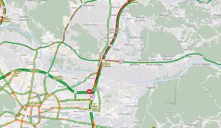 Prometna nesreča na obvoznici, na razcepu Zadobrova še oviran promet