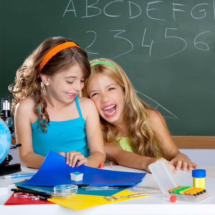 "Vsak rad sliši, ko mu nekdo prišepne, da ga ima rad. In tudi učenci si zaslužijo, da jim to sem in tja povemo." | Foto: Thinkstock