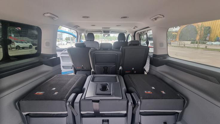 Ford e-tourneo custom kombi | Foto: Gregor Pavšič