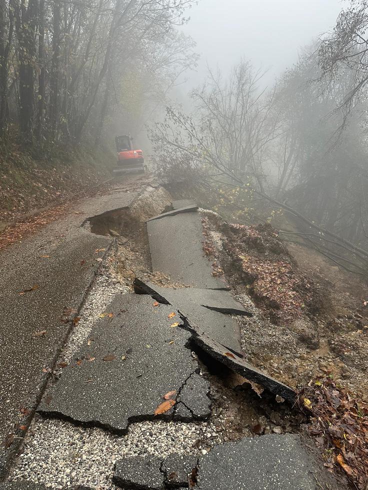 vreme, severna Primorska, poplava, hudournik, zemeljski plaz, vreme | Foto: Neurje.si/Facebook/Občina Brda in Ana Novak