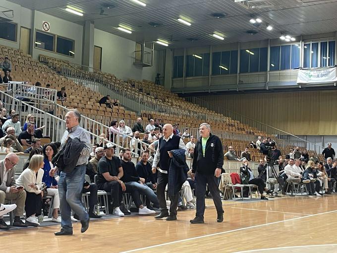 Sodniki so iz dvorane poslali slovensko košarkarsko legendo Iva Daneua. | Foto: Š. L.