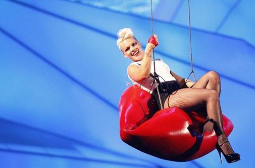 Bo Pink zamenjala Britney?