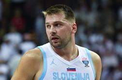 V živo: Poljaki zadevajo trojke, Slovenci se obremenjujejo s sojenjem
