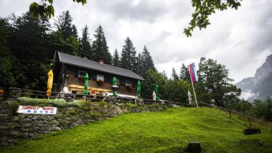 Dom, v katerem stavijo na kulinariko in imajo posluh za planince