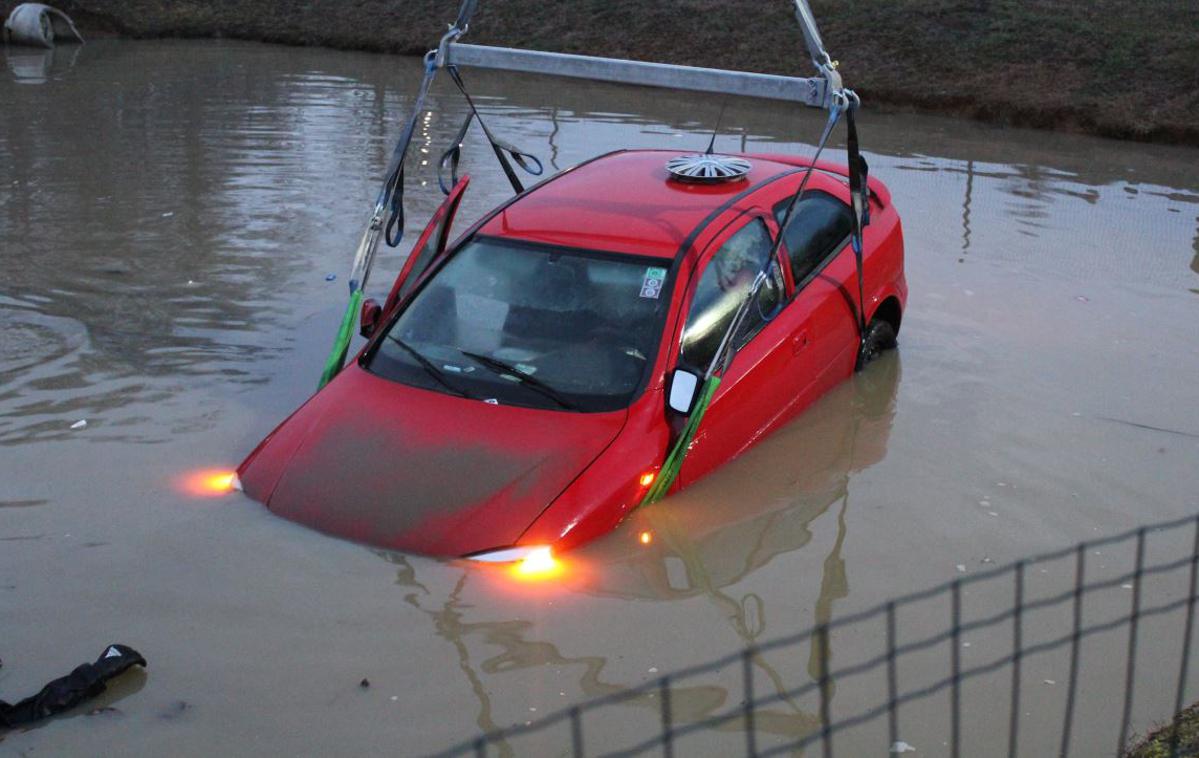 Avtomobil v vodi | Foto Policija