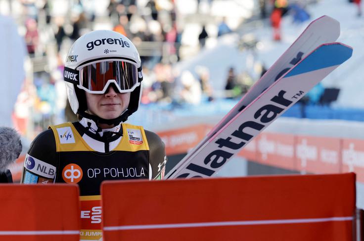 Bo Nika Prevc, ki bo v Planici prejela tretji zaporedni veliki kristalni globus, danes dočakala prvi polet na Letalnici bratov Gorišek? | Foto: Reuters