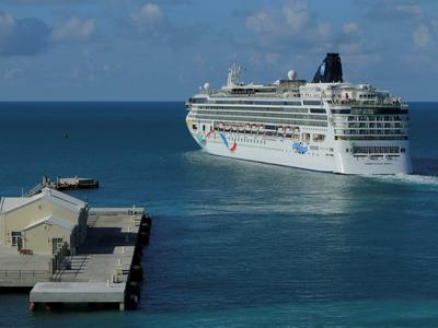 Zaradi suma na izbruh kolere več kot tri tisoč ljudi ujetih na križarki