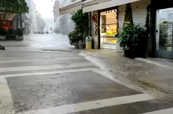Hrvaško zajelo obilnejše deževje, ponekod tudi sneži