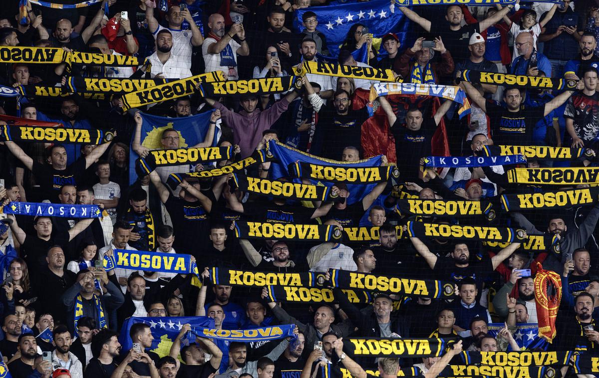 Kosovo navijači | Navijači Kosova bodo lahko v navijaških in državnih obeležjih Kosova spremljali dvoboj v Stožicah le na gostujoči tribuni. | Foto Guliverimage