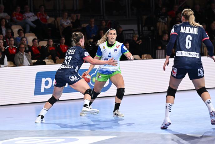 Slovenke v Turčiji remizirale