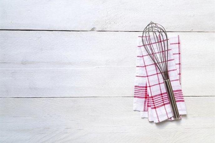 Kaj narediti, če je kuhinjska krpa po pranju še vedno smrdljiva in umazana?