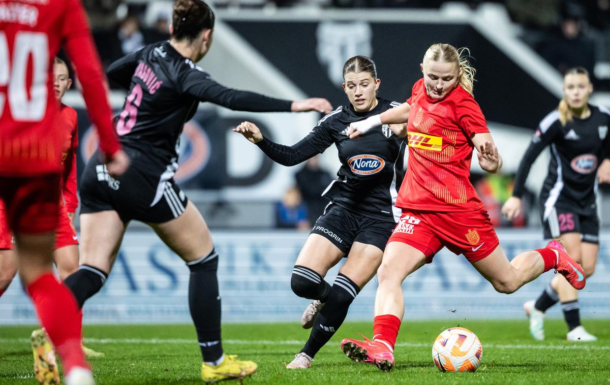 ŽNK Mura Nona - FC Nordsjaelland | Konec je evropske sezone za nogometašice Mure None.  | Foto Jure Banfi