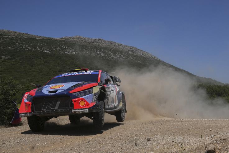 Thierry Neuville je dvakrat prebil gumo. | Foto: Guliverimage