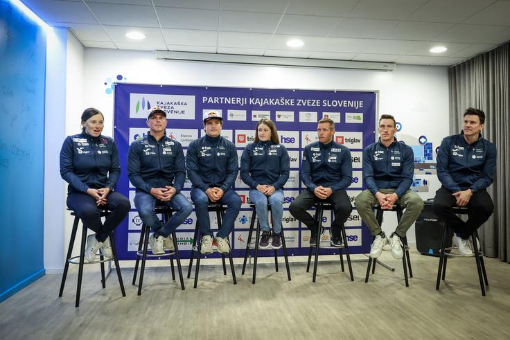 Slovenska reprezentanca v kajaku in kanuju na divjih vodah | Foto: Ana Kovač