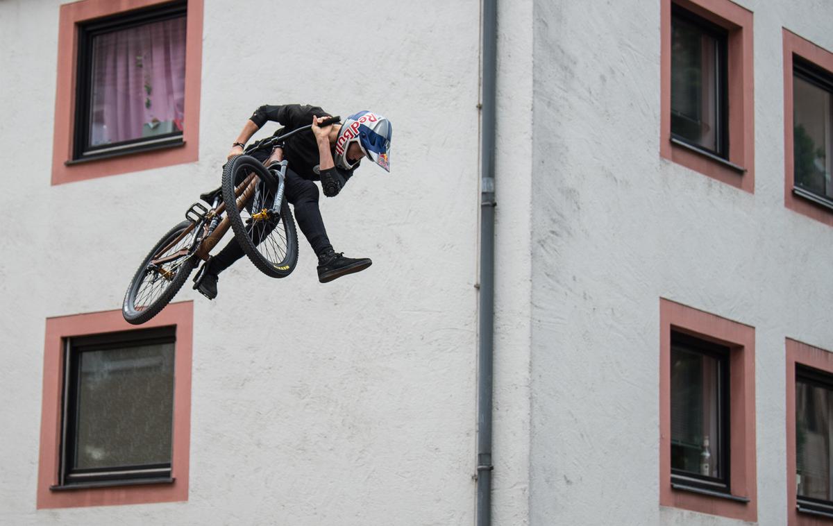 Emil Johansson, Red Bull | Emil Johansson je sicer izkušeni kolesarski akrobat in redni udeleženec ekstremnih Red Bullovih dogodkov. | Foto Guliverimage
