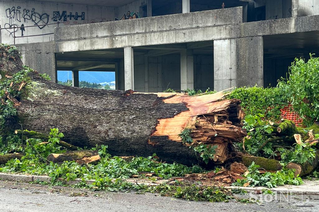 Komenda, neurje