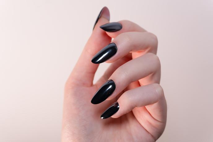 Črna manikura | Foto Shutterstock